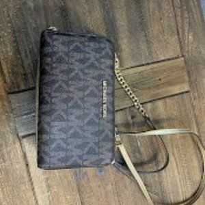 Michael Kors Jet Set with Detatchable Wallet